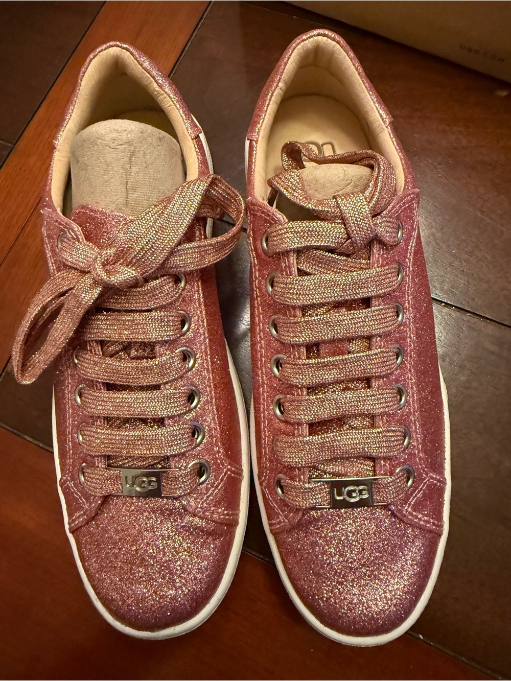 UGG Milo Pink Glitter Low Top Fashion Sneakers Size [5] NEW
